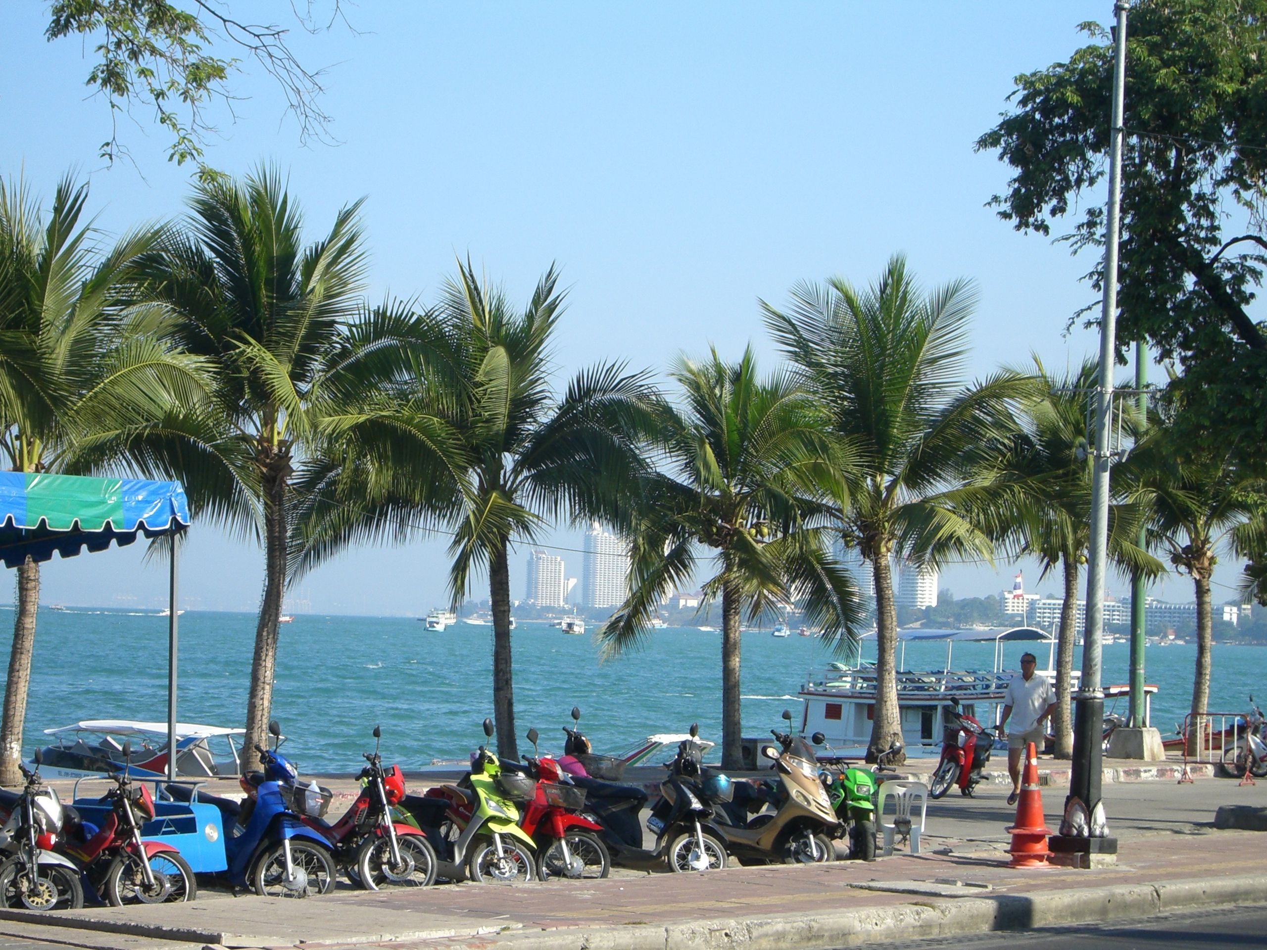 Pattaya Beach Road running along the sand in Central Pattaya