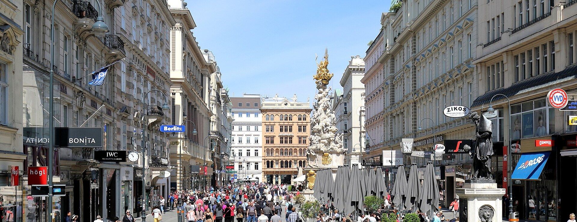 The pedestrianized Graben street in Vienna's Innere Stadt, with the Plague Column and historic facades