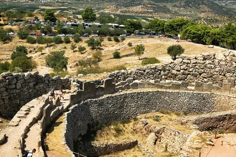 The Bronze Age walls and grave circle of Mycenae's citadel